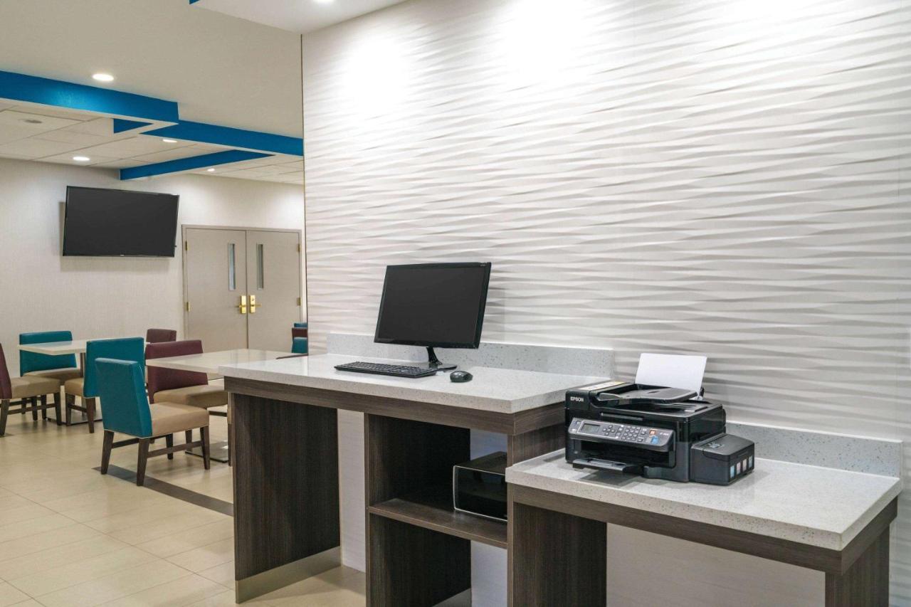 La Quinta By Wyndham Latham Albany Airport Hotel Buitenkant foto
