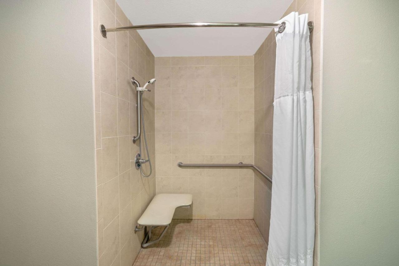 La Quinta By Wyndham Latham Albany Airport Hotel Buitenkant foto